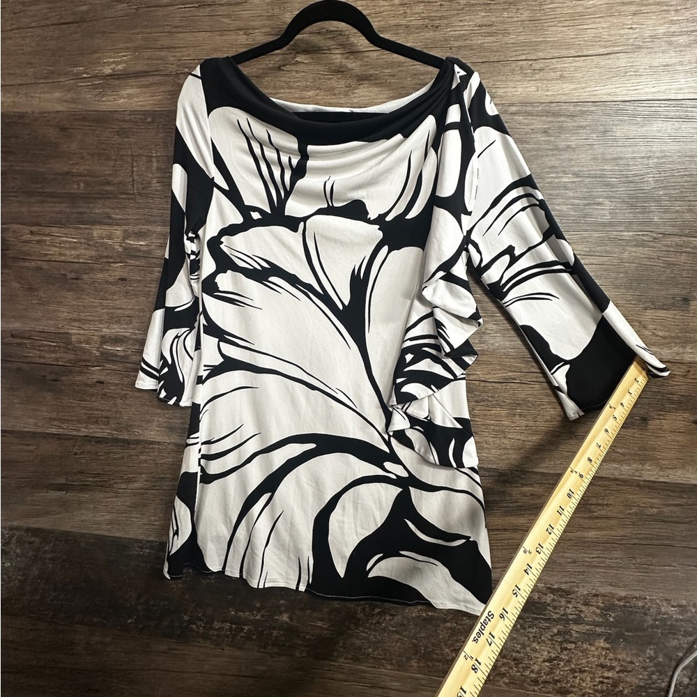 White House Black Market Graphic Ruched 3/4 Sleeve Blouse - Picture 8 of 8